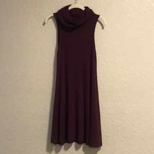 Sleeveless, turtle neck maroon dress